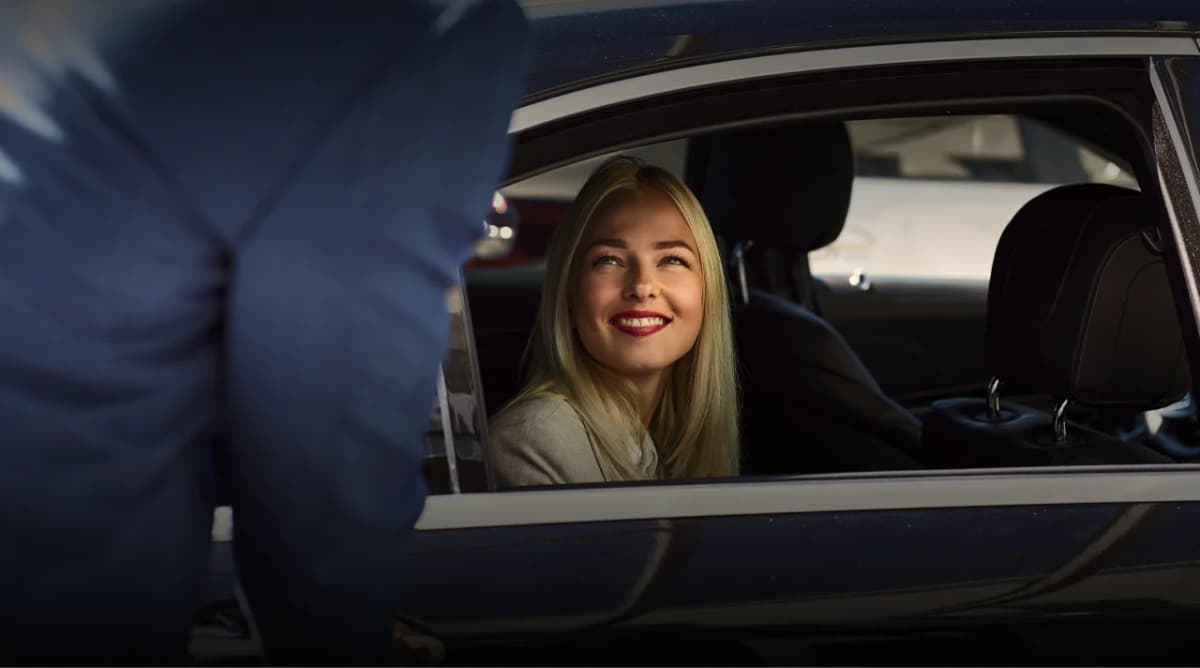 Luxury chauffeur service in Paris
